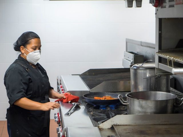 Éviter les intoxications alimentaires : bonnes pratiques au quotidien